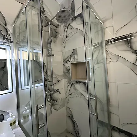 Gael Apartment